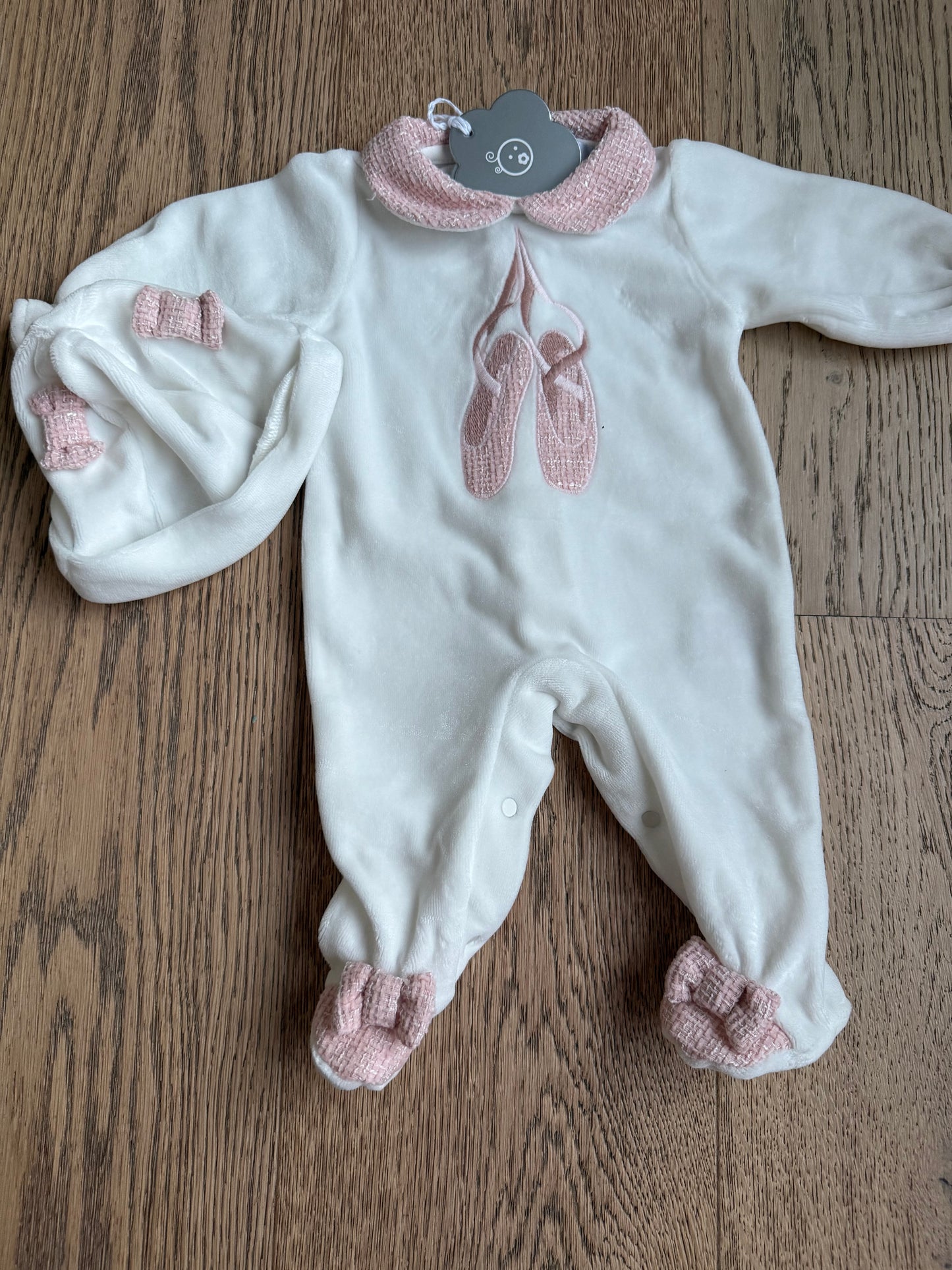 Baby boxpakje Ballerina met roze strik details – Chic by Deolinda