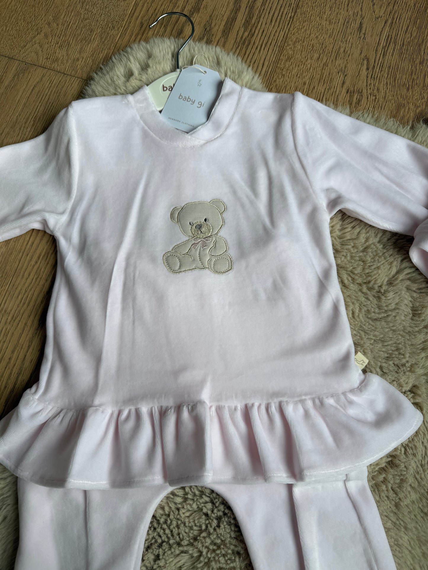 Roze velours pyjama / huispakje met beer - Baby Gi