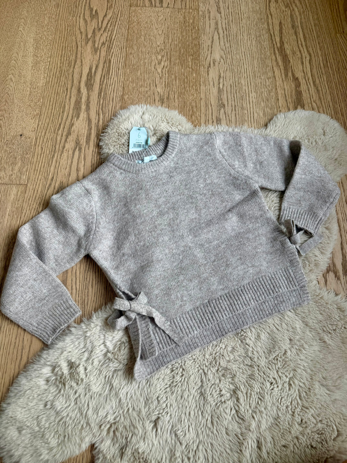meisjes beige sweater met strikken aan de zijkant - Newness