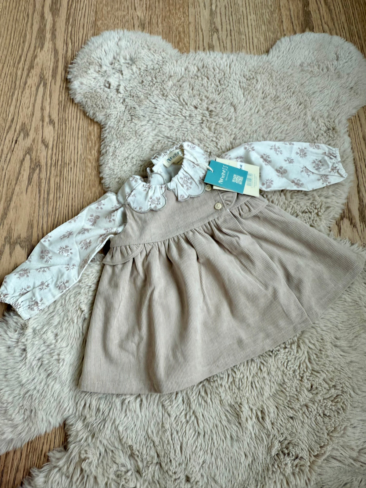 meisjes beige jurk met lange mouwen met bijhorende blouse - Newness