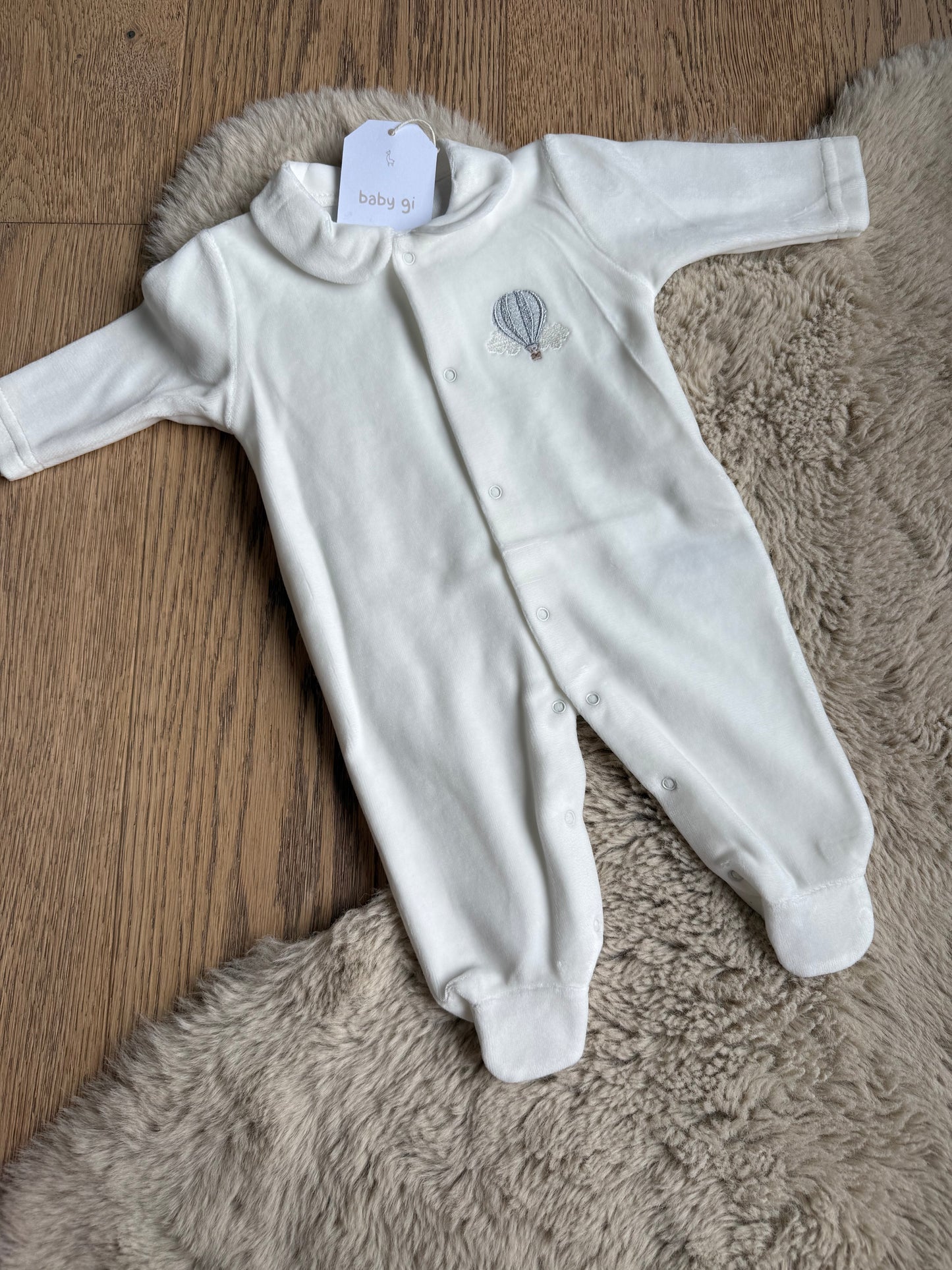 Beige baby velours boxpakje met kraagje en luchtballon - Baby Gi