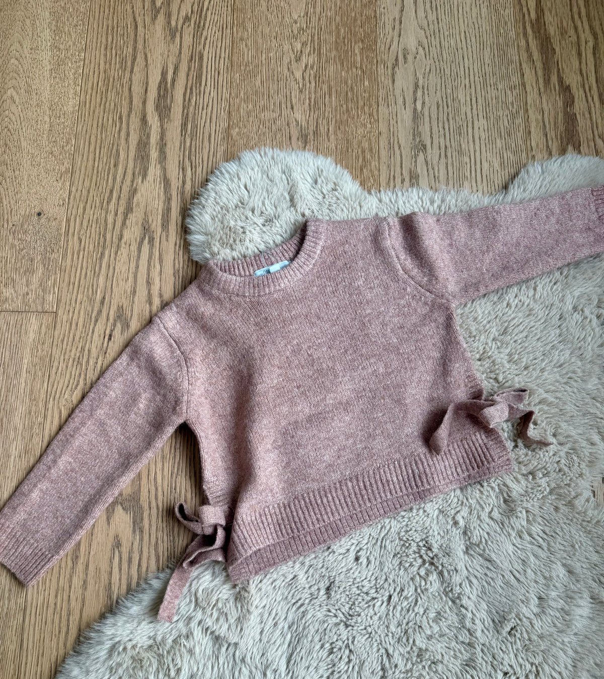 meisjes pullover met strikken aan de zijkant - Newness