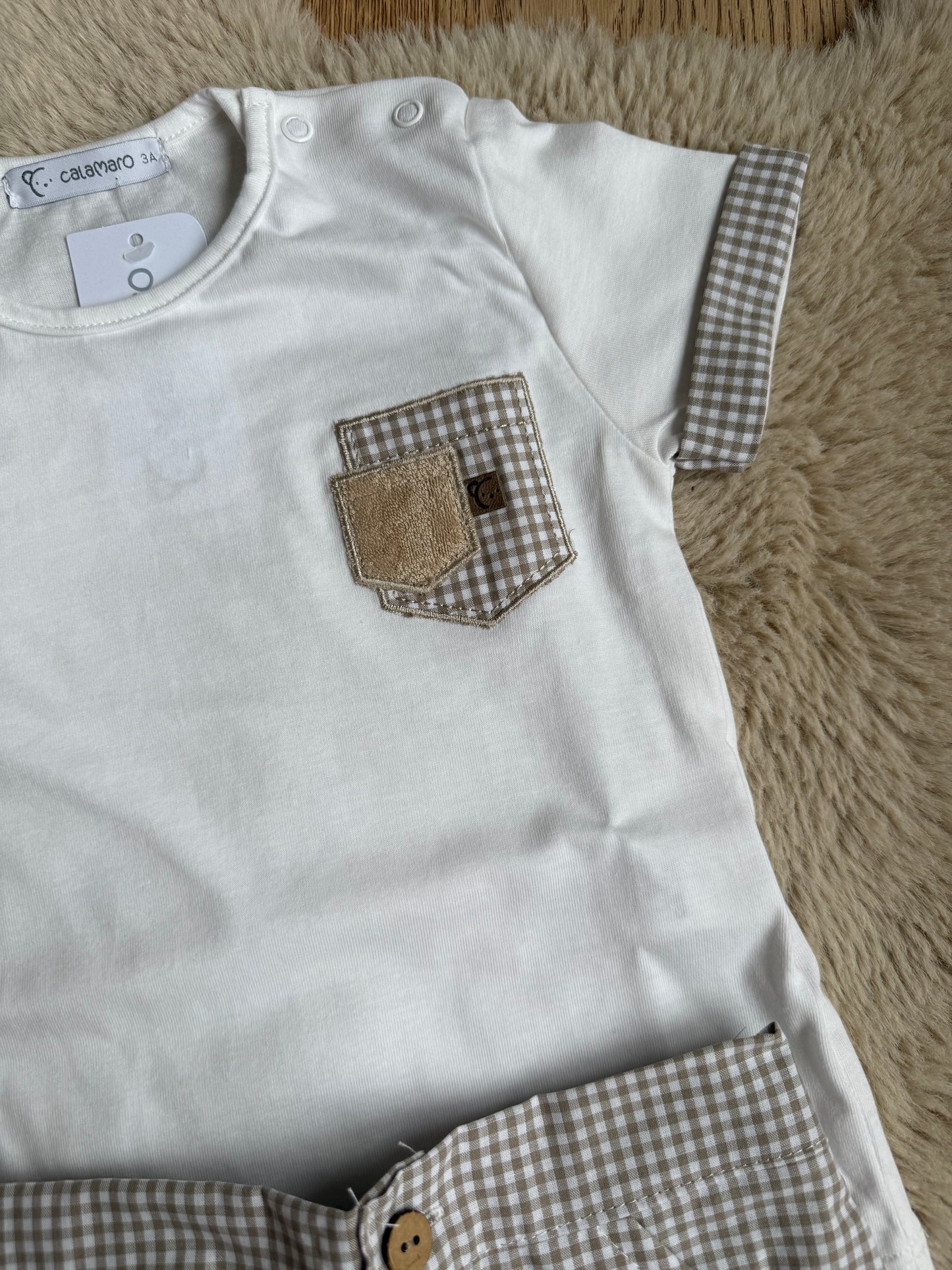 Amaury - tweedelig setje t-shirt en beige geruite broek Calamaro Baby