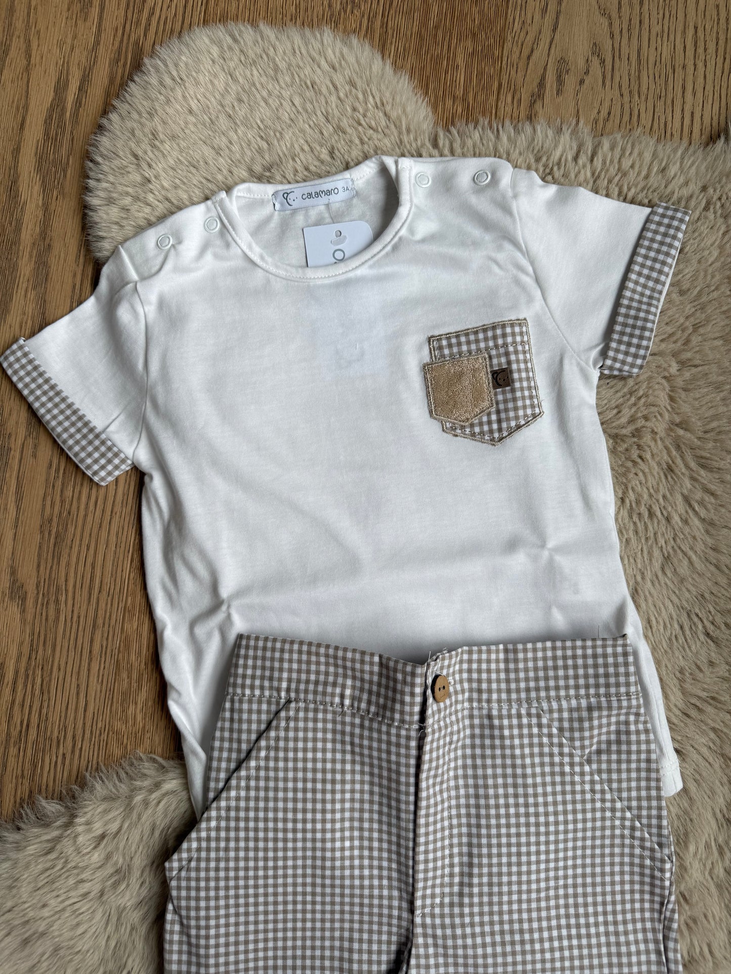 Amaury - tweedelig setje t-shirt en beige geruite broek Calamaro Baby