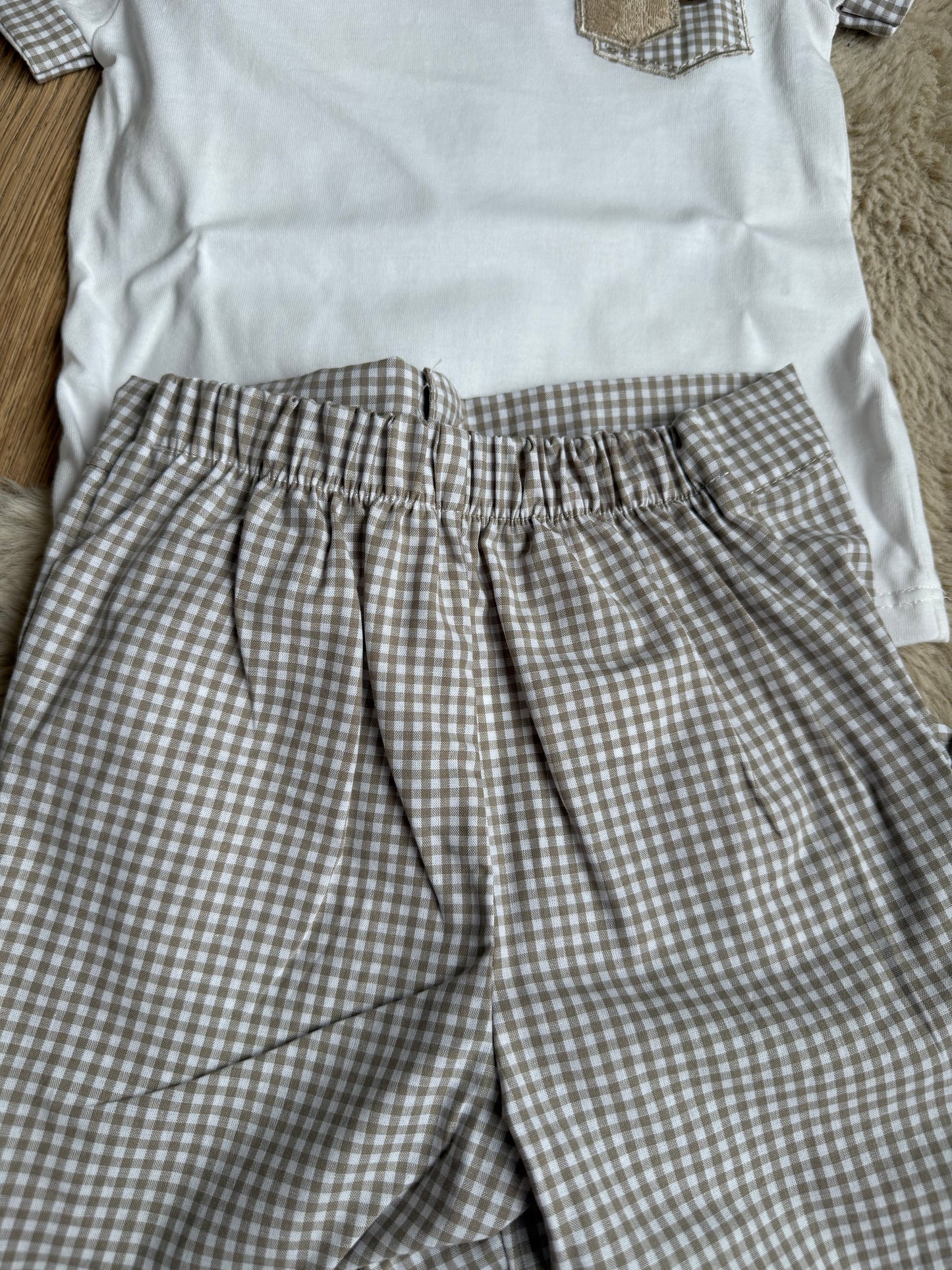 Amaury - tweedelig setje t-shirt en beige geruite broek Calamaro Baby