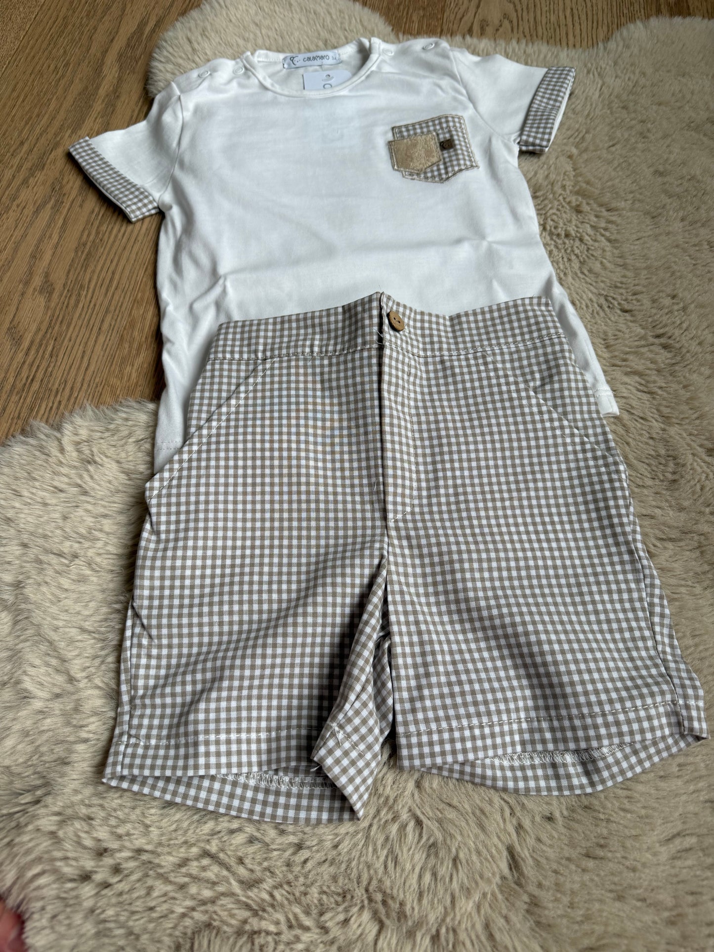 Amaury - tweedelig setje t-shirt en beige geruite broek Calamaro Baby