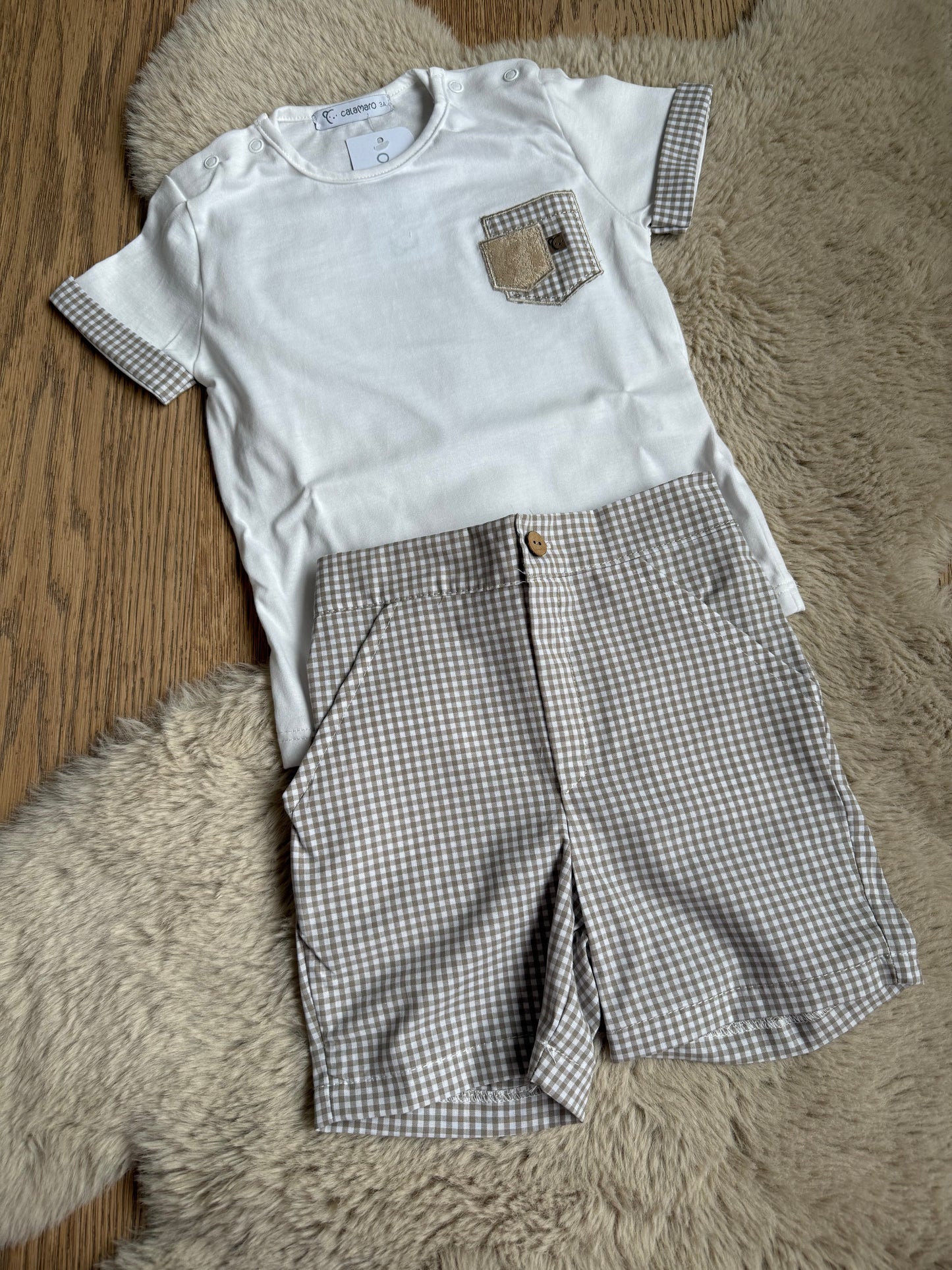 Amaury - tweedelig setje t-shirt en beige geruite broek Calamaro Baby