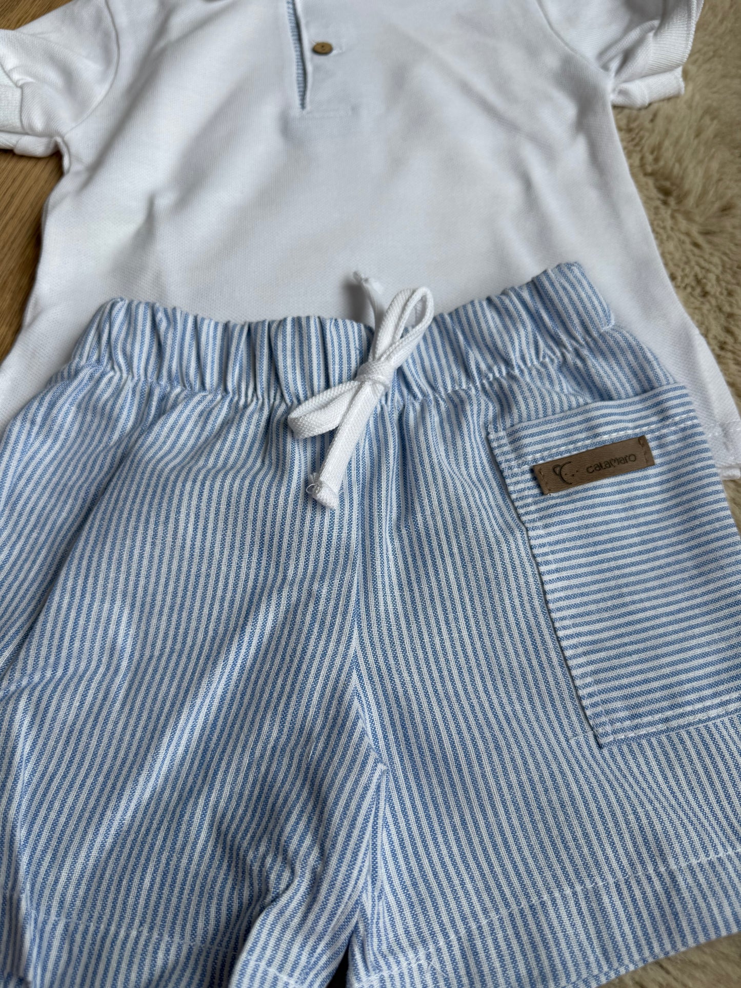 Henri - tweedelig setje t-shirt en blauwe gestreepte broek Calamaro Baby