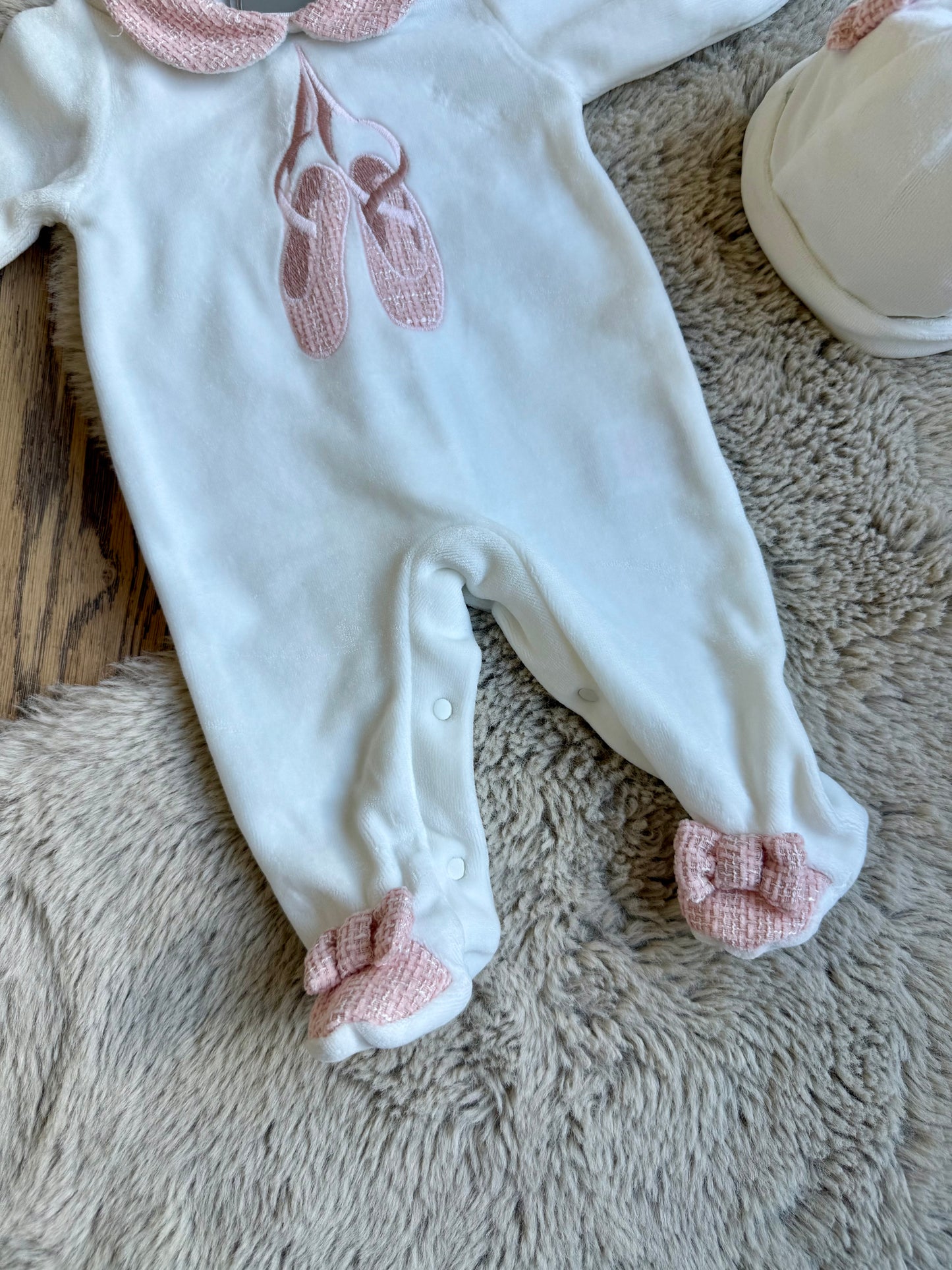 Baby boxpakje Ballerina met roze strik details – Chic by Deolinda