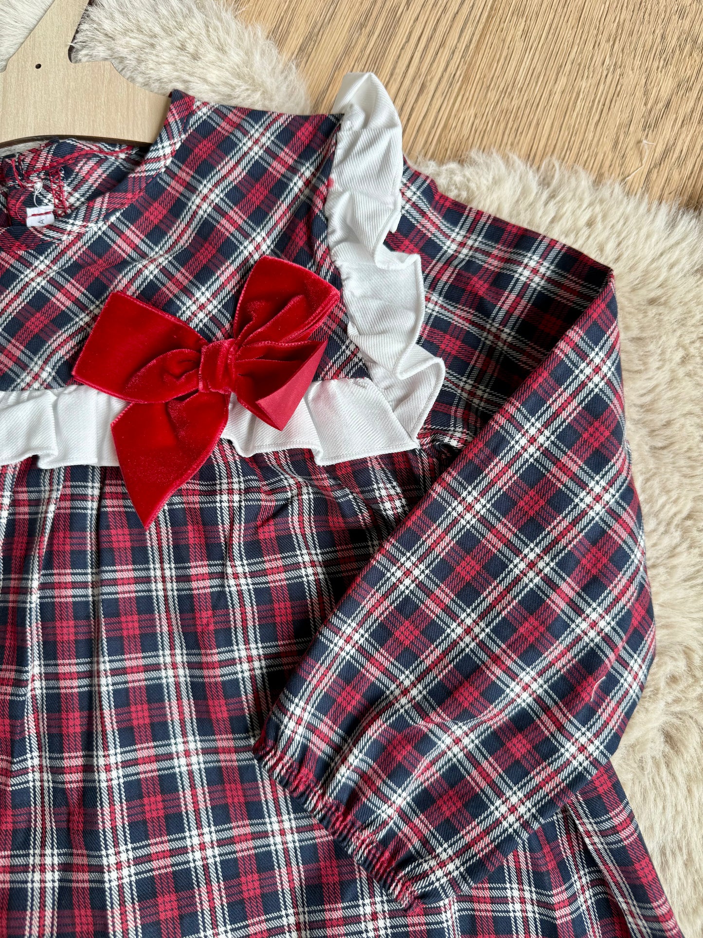 detail baby outfit Florine wintercollectie zacht en warm katoen
