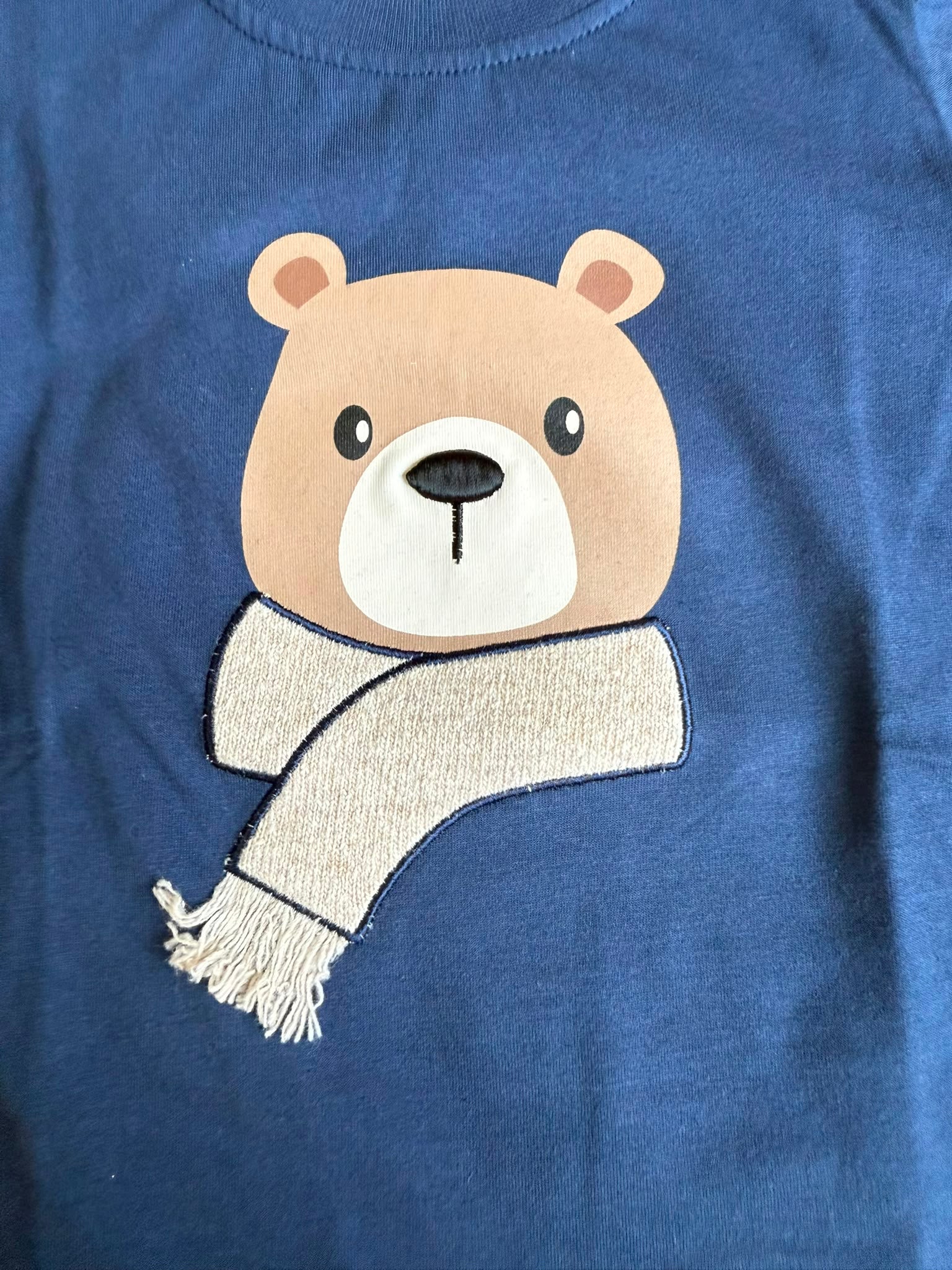 longsleeve met beer en sjaal van Dr. Kid